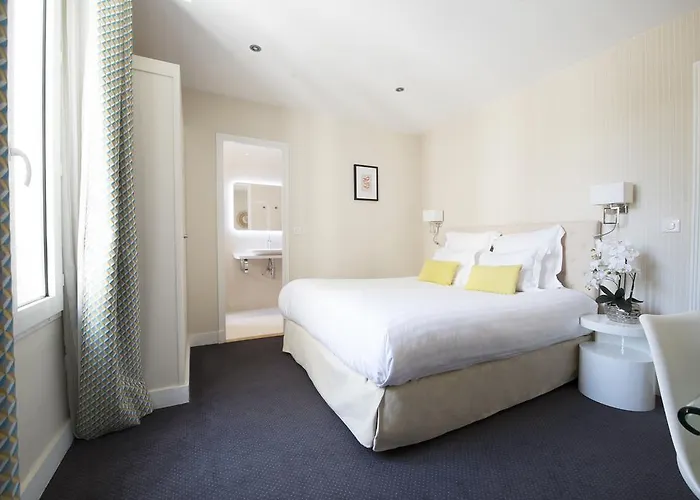 Hotel Des Batignolles