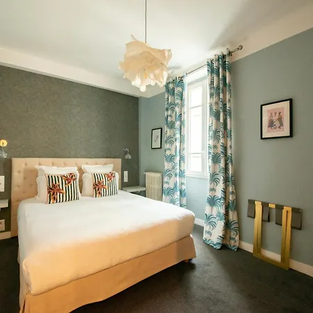 Des Batignolles 3*