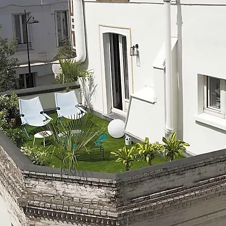 Des Batignolles Hotel