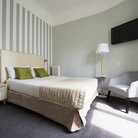 Hotel Des Batignolles 3*