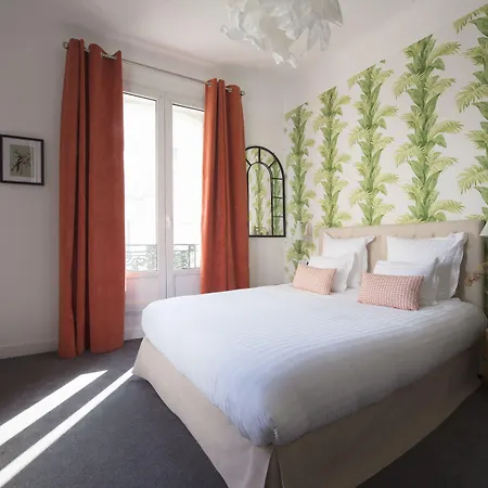 Des Batignolles מלון 3*