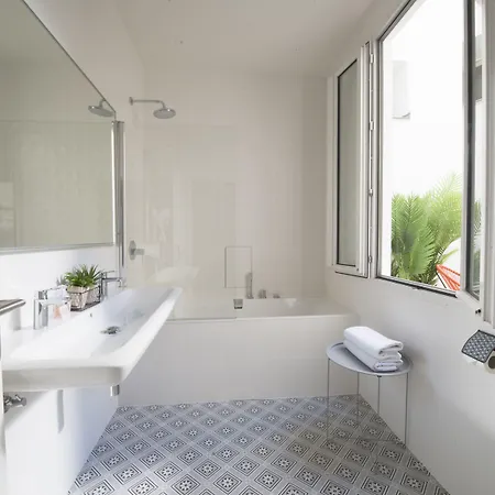 Des Batignolles 3* פריז
